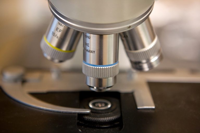 Understanding the Revolving Nosepiece of a Microscope