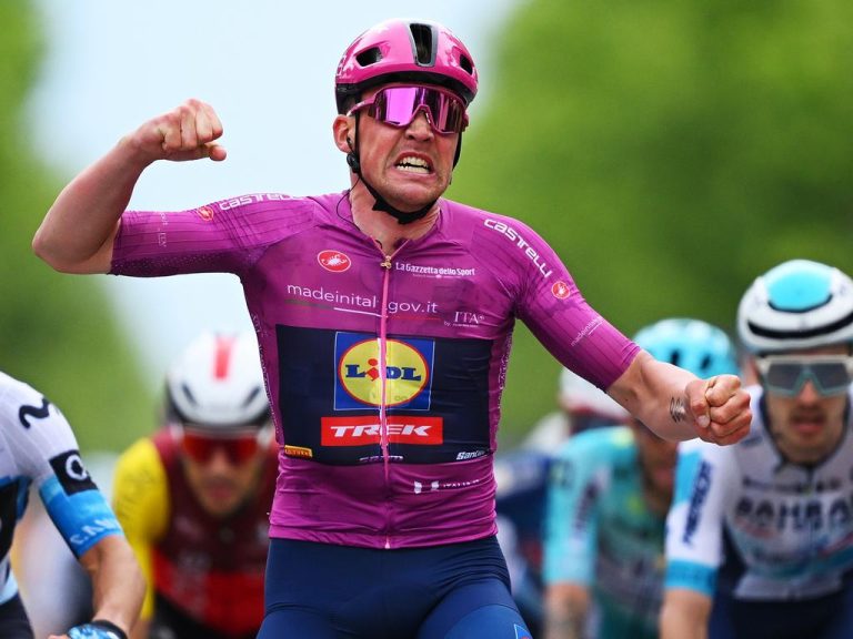 Unexpected Cycling Moments: Mountain Goat Charges Rider at Giro d'Italia
